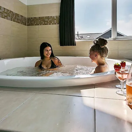 Luxury Pool Retreat By Sea - By Traum Ferienhaus